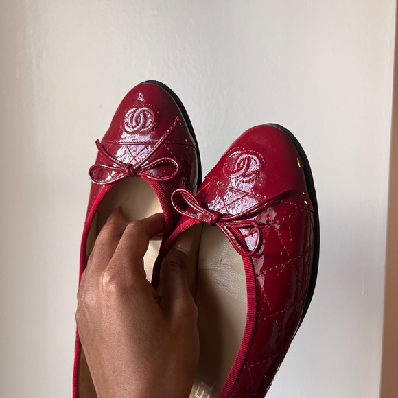 Vintage Red Patent Leather Chanel Ballet Flats - Picture 5 of 9